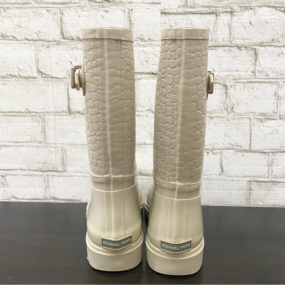 MICHAEL Michael Kors Beige Sand Textured Rubber Lugged Soles Rain Boots Size 8 - Picture 6 of 16
